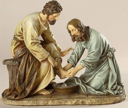 Jesus Washing Feet Statue